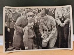 Efemera - K123--3--ALMANYA NAZİ PROPAGANDA KARTI--- HİTLER İMZA VERİYOR - kitantik - kitaLog