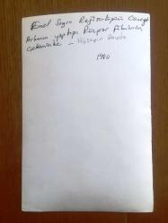 EMEL SAYIN'IN ORİJİNAL 2'Lİ FOTOĞRAF SETİ, 18 x 12 m EBADINDA - SİYAH & BEYAZ - EMEL SAYIN'IN CÜNEYT ARKIN ve HÜSEYİN PEYDA İLE ROL ALDIĞI RÜZGAR (1980) İSİMLİ FİLMİN ÇEKİMLERİ SIRASINDA EV ORTAMINDA KAYDEDİLMİŞ 2 FARKLI KARE