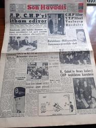Son Havadis Gazetesi - 22 Mayıs 1961 - Basın Ve Komünizm Yazan Gökhan Evliyaoğlu Köşe Yazısı - Adalet Partisi Cumhuriyet Halk Partisini İtham Ediyor - CHP'liler Yeni Türkiye Partilileri Taşlayıp Dövdüler - Osman Bölükbaşı Milliyetçilik Anayasaya Girmelidir Dedi - Kasım Gülek'in İhracı Haberi CHP Teşkilatını Karıştırdı -  Peyami Safa Rahatsız - Türkiye Milli Talebe Federasyonu Ve Milli Türk Talebe Birliği'nin Birleşmesi İsteniyor - Güney Kore Hükümeti Komünist Aleyhtarı Siyaset Güdecek - Dümenço Çizgi Roman Çizen Yurdagün - Vizonlu Venüs Yazan John O'Hara Yazı Dizisi - Basından Özetler - Bozkurtların Ölümü Yazan Nihal Atsız - Tahta Bacak Çizgi Roman - Arı Hafiye Çizen Harry Smith - Bugünkü Burç Falınız - Ankara İstanbul Radyosu Programı - Arabacılar Derneğinin Kongresi Dün Yapılamadı - Eksik Galatasaray Ankaragücü Karşısında Şampiyonluk Ümidini Kaybetmedi - Feriköy Milli Ligdeki Son Maçını Galibiyet İle Kapadı - Kütik Kasımpaşa'ya Antrenör Oluyor - Yeşildirek Şampiyon Oldu - Karagümrük