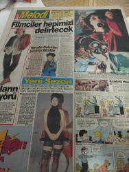 SABAH MELODİ TÜRKİYE'NİN TEK KADIN GAZETESİ- 30 Kasım 1993 -melodi puf noktası-aşkı arayan adam-Yazan çizen Süleyman Turan-melodi vitrin-astroloji-bülent kısa-melodi roman-aşk fırtınası-klinik-yöneten Meltem Pusat-ikili ilişkiler-Boncuk/Walt Disney-Marvin /Tom Armstrong-Kral Kedi/Graham Allen -john Dodd-Bizim Aile/Mort Walker -dick Browne- farklı tokalar-kadınlara erkeksi çizgiler-sibel tan-tülay arda-alerjinin yeni yüzü-astım-şampiyon adaylarına dikkat-seks baş ağrısı yapabilir-saç renginizden bıkarsanız-hızlı tramvay merter'de-sözene uluslararası ödül-nurettin sözen-radyoların en klası ve çizgi İstanbul büyükşehir belediye başkanı-otogar-aksaray-merter-mimarlar-çağdaş kentleşme-inönü tüneli-raylı sistem-sosyal destek-yoksullara yardım-uyku sırasındaki nefes duraklamaları-özel masörünüz-dengenin sırrı-beyaz perde-filmciler hepimizi delirtecek-kızılderili-sezen aksu-deniz çelik-ebru gündeş-ali öztürk-whitney Houston