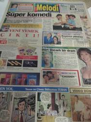 MELODİ KALİTELİ KADIN GAZETESİ -2 Nisan 1991 -Evlilik dediğin-Astro-Melodi-Bülent Kısa-cinsel yaşam-bir aşk hikayesi-Fotoroman-dert ortağınız Gönül abla-kırık kalpler-Stan Dranke-Elif-by Barry Appleby-Aşk Romanı-Geleceğinizi öğrenin -bugün başınıza neler gelecek-tele kritik-ahmet öztarhan-uzaktaki sevgili-Süleyman Turan-Süleyman demirel-şebnem dinçgör-şener şen-alıştım bir kere-şevket uğurluer-küçük kadınlar-seren serengil-biri bana akıl versin-fulya kumcu-haluk bilginer-zuhal olcay-yüksel uzel-sabah sporlarına başlayın-burhan çaçan-defne timurkan-nurettin soydan-Songül ülkü-coşkun sabah-jülide ateş-sevin Gül bahadır-lolitalar geliyor-sezer inanoğlu-sibel turnagöl-tarık tarcan-didem gökmen-salih kırmızı-melahat kazancı-süper komedi-açık öğretim-günün yıldızı-boşanma şamatası-ali poyrazoğlu-bülent kayabaş-insanlık hali-4 Oscarlı bir dram