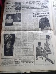 Bayram Gazetesi - 26 Mayıs 1961 - Gönül Ferahlığı İle Evet Yazan Cihad Baban Köşe Yazısı - Anayasa Oylanıyor - Kurban Bayramı  Dün Bütün Yurtta Kutlandı -  Başkan Cemal Gürsel Yarın 27 Mayısı Anlatacak - Eichmann Davasında Gürültülü Oturum - Gençlik Parkında Bazı Eğlence Yerleri Ve Gişeler Yıkılacak - İhtilal Senfonisi 27 Mayıs'ta Çalınacak - Bereketli Yağmurlar Düşmüştü Amik'e Röportaj ve Desen Fikret Otyam - Jean Simons Beyaz Perdeye Veda Ediyor - Sierra Leone Elmas Ticaretin Karaborsasının Merkezi - Yurtdışına Çıkışlar Serbest Bırakılıyor - Unilever İş Ticaret Muhterem Müşterilerinin kurban bayramını Kutlar - Dünya Ordulararası Futbol Şampiyonası - Fransa İle Yenişemedik - Fenerbahçe'den Puan Alan Vefa Altınordu'dan Güç Kurtuldu