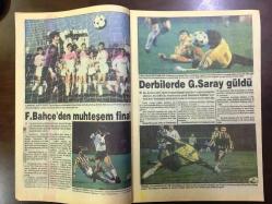 FOTOSPOR GAZETESİNİN DERGİ EKİ, ALMANAK'90 ARALIK - (1990) - DERBİLER CİM-BOM'A YARADI - PARSAN 11 ALTIN ADAM'I SEÇİYOR - GÖKHAN KESKİN BEŞİKTAŞ - PİOTR NOVAK BAKIRKÖY SPOR - GALATASARAY LİGİN EN ÇOK KAZANANI - TANJU ÇOLAK 11 GOLLE BAŞLADI - BEŞİKTAŞ LİGİN TEK YENİLMEYEN EKİBİ - FENERBAHÇE'DEN MUHTEŞEM FİNAL - GALATASARAY'LI CÜNEYT DÜNYA KARMASINDA - KOSECKİ'Lİ GALATASARAY KONYA'YI TEK GOLLE GEÇTİ - BAYANLAR BASKETBOL GALATASARAY LİDER - KARATE, HALDUN ALAGAŞ - ATA ZORLU - EMLAKBANK YENİLMİYOR - TMO NAMAĞLUP - ATATÜRK KOŞUSU ZEKİ ÖZTÜRK'ÜN - ULUSLARARASI MOTOKORS YARIŞI MEZARCI LAKAPLI YILMAZ AKBAŞ'IN - MASATENİSİ LİDERİ EFES PİLSEN - 32 SAYFA TAM TAKIM SPOR DERGİSİ