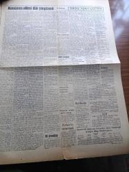 Kudret Gazetesi - 28 Ağustos 1962 -  Ulay'dan Yazan Sıtkı Ulay Köşe Yazısı - Cemal Gürsel Amerikan Başkan Yardımcısı Johnson İle Görüştü - Büyük Facia Demirci'de  200 Ev 200 Halı Tezgahı Kül Oldu - Menderes Ailesi Dün Yargılandı - 30 Ağustos Programı Belli Oldu - Yabancı Sermayeye Teşvik - Aynoroz'da Bir Kadın Yazan Maryse Choisy Yazı Dizisi - Siyaset Aleminde Amerika'daki Kübalı'lar Meselesi Yazan Tuğrul Tuna - Amerika Venüs'e Uzay Aracı Gönderdi - De Gaulle'e Suikastı Murat Mı Yaptı - Röportaj Moda Dünyasında Şık Ve Zarif Kadın Nasıl Olur - Dehşet Yolcuları Yazan Eric Ambler Yazı Dizisi - Ankara Radyosu Programı - Galatasaray Palermo Maçı - Balkan Oyunlarına Doğru Yazan Lütfi Aktaş - Türk Hakemlerine Rağbet Arttı Üç Hakemimiz Resmen Davet Edildi - Avrupa Şampiyonası Ve Milli Atletizm Takımı - Voleybol Milli Takım Kampta Çalışıyor - Türkiye Kupası Maçları - Spor Toto Biletleri Bayilere Verildi - Galatasaray Kampa Giriyor - Asya Oyunları Devam Ediyor - Hakem Muzaffer Savran