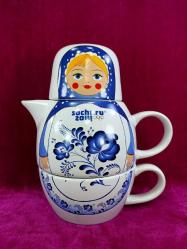 RUSYA SOCHI.RU 2014 OLİMPİYAT OYUNLARI HATIRASI MATRUŞKA BEBEK RESİMLİ PORSELEN DEMLİK VE FİNCAN