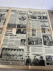 İNCİ SPOR GAZETESİ VE TERCÜMAN GAZETESİ SPOR SERVİSİ GAZETESİ - 14 MART 1974 -Gol avcısı Cemil-Tevfik kışma beyanında bulundu-Dünya ve olimpiyat şampiyonu işyerlerinde 50 güreşçi çalışıyor-Ünal tümin -Necmi Tanyolaç-Barcelona 150.000 kişilik yeni stat inşasını düşünüyor -Tevfik kış Ali gümüş ve Ünal Tümin -anne Sporcular-kupada final-kaleci Doğan Eskişehirsporlu-genç futbolcu Eskişehir arpadan-Şekerspor rotayı çizdi yeni sezonda birinci Türkiye ligi-Doğan ersavaş-sporcu sağlığı ve spor-güreş merkezi su ve malzeme yok-Ergün futbolu bırakıp antrenör olacak-voleybolu hareket getiren ekip eczacıbaşı Türkiye Şampiyonası’na iddialı-Selçuk ve İbrahim amatör kümenin yıldızları- finalist takımlar ve formaları-hasılatın bölünüş şekli futbolcular ve sırt-Trabzonspor Karadeniz’de gelen büyük dalga-mersin’de Ahmet cihana sığmayan adama bir kıraathaneyi fazla gördüler-garrincha jübile yaptı parayı karısı götürdü-amatör dünyayı fazla kirlettik İslam çupi-Ali Sami Yen stadı - Murat Sertoğlu