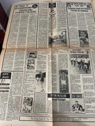 TERCÜMAN GAZETESİ İNCİ SPOR İLAVESİ - 15 AĞUSTOS  1974 -14 şampiyonanın en iyi on güreşçi arasında beş Türk var-en başarılı güreşçimiz Hüseyin akbaş-Ali gümüş-serbest güreş şampiyonluğu-Tahran 73-şampiyonluğun maskotu Tosuncuk-Dünya Serbest güreş Şampiyonası-gençliğin spora tam olarak yöneltilmesi-maratondaki kategoriler-neriman Tekil-güreşte puan-futbol Okulları Ayşegül Üstün İpek-Avrupa kuralları-kamacı’nın büyümesi Tatar ve sandal-sorumluluk duyanlar İhap Subaşı Spora eğilmeniz zamanı-ordu sporun polisi -üçüncü Lig ilk yarı fikstürü kırmızı grup-Nevşehir-beyaz grup-Altunizade Stadı’nda top oynuyor-serbest güreş Şampiyonası’nda 45 madalya aldık-İslam çupi şu güreş işimiz-Dünya güreş şampiyonaları fotoğraflar-Mustafa dağıstanlı-Yaşar doğu antrenör n. Boytorun-son şampiyonanın kürsüsü