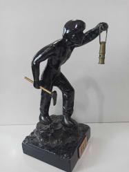 ESKİLERDEN ALÜMİNYUM VE PİRİNÇDEN OLUŞAN MADENCİ HEYKELİ EKSİKSİZDİR 23 cm BOYUNDA