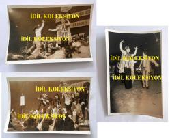 SANAT GÜNEŞİMİZ ZEKİ MÜREN'İN ORİJİNAL 3'LÜ FOTOĞRAF SETİ, - 18 x 12 cm EBADINDA 3 ADET FOTOĞRAF - ZEKİ MÜREN'İN ALMANYA KONSERİNDEN ÇEKİLMİŞ 3 FARKLI KARE