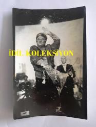 SANAT GÜNEŞİMİZ ZEKİ MÜREN'İN ORİJİNAL 3'LÜ FOTOĞRAF SETİ, - 18 x 12 cm EBADINDA 3 ADET FOTOĞRAF - ZEKİ MÜREN'İN BODRUM'DAKİ 2. KONSERİNDEN 3 FARKLI KARE, 10 EYLÜL 1984