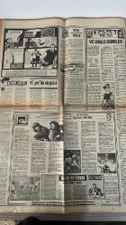 TERCÜMAN GAZETESİ İNCİ SPOR İLAVESİ - 29 Ağustos 1974 - ömer sakızcı- rıza alan- Alaattin Yıldırım- Mehmet güçlü- Mehmet sarı-Vehbi Aldağ- Suphi soğancı- Hayri Polat Necmi tanyolaç- Türkiye güreş- eyüp karadayı Yasin Gökmen Tevfik Ünsal- Halit ergönül- Mustafa inci- 88 hakem milli kokart taktı-Abdullah gegiç- Bursaspor- Murat taşkın- ihsan sertbarut- Şemsettin babaç-Muradiye-Kayserispor-ismet Hatipoğlu-Kayserispor başkanı Erdal yeğenağa- amasyaspor- Balıkesirspor- nasuh akar-Hasan Güngör-ali gümüş-5 kıtadan 169 güreşçi mindere çıkıyor