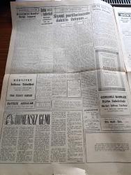 Cumhuriyet Gazetesi - 15 Temmuz 1960 - Kültür Seferberliği Gerekiyor Yazan Nadir Nadi Köşe Yazısı - Hükümet Programını Aldığı Yeni Kararlarla Dün Tatbikata Başladı - Arapça Ezanın Kalkması Ve Kur'an'ın Türkçe'ye Tercümesi Talep Edildi - Diyarbakır'da İnkılap Aleyhtarı Beyanname Dağıtan 41 kişi Tutuldu - Binicilerimiz Hamburg'da Birinci Oldu - Sabık Konya Valisi Cemil Keleşoğlu Dün Sabah Yassıada'da İntihar Etti - İkinci Cumhuriyetin İhtilal Meclisi Üyeleri 1 Yazan Cevat Fehmi Başkut Yazı Dizisi - Dümensiz Gemi Yazan Rikkat Köknar Yazı Dizisi - Siyasi Partilerimizde Doktrin İhtiyacı Yazan Aydemir Balkan - John Kennedy Başkan Adayı Seçildi - Burhan Felek Köşe Yazısı - Koruyucu Melekler Çizgi Roman - Resimli Roman Başkasının Günahı Çizen Yves Sayol -  Kaatil Kim Yazan Geo Duviç Yazı Dizisi - Fenerbahçe Kaptanı Naci Erdem Evlendi Fotoğraf - Galatasaray'ın Son Maçı Bugün Zenith İle - Beşiktaş'ın İlk Tur Rakibi Rapid Şampiyonaya Hazırlanmaya Başladı - Fenerbahçe Mali Krizi Halletti