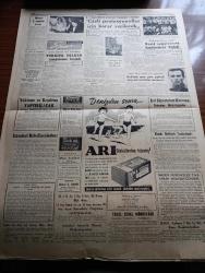 Cumhuriyet Gazetesi - 15 Temmuz 1960 - Kültür Seferberliği Gerekiyor Yazan Nadir Nadi Köşe Yazısı - Hükümet Programını Aldığı Yeni Kararlarla Dün Tatbikata Başladı - Arapça Ezanın Kalkması Ve Kur'an'ın Türkçe'ye Tercümesi Talep Edildi - Diyarbakır'da İnkılap Aleyhtarı Beyanname Dağıtan 41 kişi Tutuldu - Binicilerimiz Hamburg'da Birinci Oldu - Sabık Konya Valisi Cemil Keleşoğlu Dün Sabah Yassıada'da İntihar Etti - İkinci Cumhuriyetin İhtilal Meclisi Üyeleri 1 Yazan Cevat Fehmi Başkut Yazı Dizisi - Dümensiz Gemi Yazan Rikkat Köknar Yazı Dizisi - Siyasi Partilerimizde Doktrin İhtiyacı Yazan Aydemir Balkan - John Kennedy Başkan Adayı Seçildi - Burhan Felek Köşe Yazısı - Koruyucu Melekler Çizgi Roman - Resimli Roman Başkasının Günahı Çizen Yves Sayol -  Kaatil Kim Yazan Geo Duviç Yazı Dizisi - Fenerbahçe Kaptanı Naci Erdem Evlendi Fotoğraf - Galatasaray'ın Son Maçı Bugün Zenith İle - Beşiktaş'ın İlk Tur Rakibi Rapid Şampiyonaya Hazırlanmaya Başladı - Fenerbahçe Mali Krizi Halletti