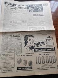 Cumhuriyet Gazetesi - 17 Temmuz 1960 - Hayırlı Bir İşaret Yazan Nadir Nadi Köşe Yazısı - Adama Petrol Sahası Olacak Ümit Büyük - Cemal Gürsel'in İlk Yurt Gezisi -  Para Fonu Heyetinin Ankara'daki Temasları Çok Müspet Neticelendi - Geyikli Hadiselerinin Duruşması Başladı - Saidi Nursi'nin Cesedi Isparta'da Defnedildi - İkinci Cumhuriyetin İhtilal Meclisi Üyeleri 3 Yazan Cevat Fehmi Başkut Yazı Dizisi - Başbakanlık Müsteşarı Albay Alparslan Türkeş İle Görüşme - Danimarka Milli Takımını Taşıyan Uçak Denize Düştü - Dümensiz Gemi Yazan Rikkat Köknar Yazı Dizisi - Kennedy Dünyanın Cok Değiştiğine Dikkat Çekti - Resimli Roman Başkasının Günahı Çizen Yves Sayol - Koruyucu Melekler Çizgi Roman - Bay Oscar Karikatür - Profesör Nimbüs'ün Maceraları Çizgi Roman - Yedi Dakika Yazan Doğan Nadi - 270 Atletin Katıldığı İstanbul Şampiyonasının İlk Günü Fenerbahçe 54  Beşiktaş 54 - İstanbul Bisiklet Şampiyonası - Metin Oktay İzmirspor'da - Dün Uzun Bir Toplantı Yapan Futbol Federasyonu Kararları