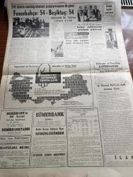 Cumhuriyet Gazetesi - 17 Temmuz 1960 - Hayırlı Bir İşaret Yazan Nadir Nadi Köşe Yazısı - Adama Petrol Sahası Olacak Ümit Büyük - Cemal Gürsel'in İlk Yurt Gezisi -  Para Fonu Heyetinin Ankara'daki Temasları Çok Müspet Neticelendi - Geyikli Hadiselerinin Duruşması Başladı - Saidi Nursi'nin Cesedi Isparta'da Defnedildi - İkinci Cumhuriyetin İhtilal Meclisi Üyeleri 3 Yazan Cevat Fehmi Başkut Yazı Dizisi - Başbakanlık Müsteşarı Albay Alparslan Türkeş İle Görüşme - Danimarka Milli Takımını Taşıyan Uçak Denize Düştü - Dümensiz Gemi Yazan Rikkat Köknar Yazı Dizisi - Kennedy Dünyanın Cok Değiştiğine Dikkat Çekti - Resimli Roman Başkasının Günahı Çizen Yves Sayol - Koruyucu Melekler Çizgi Roman - Bay Oscar Karikatür - Profesör Nimbüs'ün Maceraları Çizgi Roman - Yedi Dakika Yazan Doğan Nadi - 270 Atletin Katıldığı İstanbul Şampiyonasının İlk Günü Fenerbahçe 54  Beşiktaş 54 - İstanbul Bisiklet Şampiyonası - Metin Oktay İzmirspor'da - Dün Uzun Bir Toplantı Yapan Futbol Federasyonu Kararları