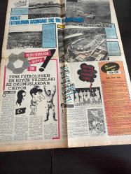 TERCÜMAN GAZETESİ İNCİ SPOR İLAVESİ -6 TEMMUZ 1972-Necmi Tanyolaç-Tevfik Ünsi-Ergun Hiçyılmaz-İslam Çupi-Necati Bilgiç-Hayri Hiçler-Eyüp Karadayı-münih’in dev organizasyonu-Kraliçe Elizabeth-ABD başkanı Nixon-Kral faysal-Didi-brich—belediye Saraylıları-Petrescu-prens Rıza Pehlevi-duvar pası-Almanya-şampiyon Galatasaray-şampiyonluğun bedeli-atıcılık federasyonu-Oktay ve Çiçek Şensoy-500 grubu şampiyonu nağmağlup Rami -Emirgan takımı-telsiz takımı-Bakırköylü antrenörleri ile-İngiliz futbolunun başındaki taç-Türk futbolunun en büyük yıldızları-Irak-embley stadı