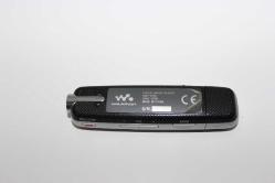 Sony marka 2 gb hafızalı mp3 çalar (pili tükenmiş durumda)