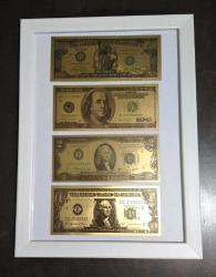 4 ADET ALTIN VARAKLI HATIRA DOLAR YABANCI PARA SETİ KOLEKSİYONA.B.D. Liberty 1.000.000 USD (Bir Milyon Dolar), 100 Dolar, 2 Dolar ve 1 Dolar Altın Folyo 4'lü SET Çerçeveli (Beyaz) 21 cm - 30 cm Boyutunda (RESİMDEKİ ÜRÜN GÖNDERİLECEKTİR)