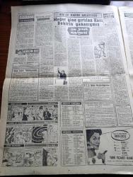 Yeni Sabah Gazetesi - 12 Temmuz 1960 - Muhakemeler Ne Zaman Köşe Yazısı - Türk Ceza Kanunu Tadil Edildi - Bayar Ailesinin 4 İlde 19 Gayrimenkulü Var - Ruslar Bir Amerika'nın Uçağını Daha Düşürdü - 9. Türk Dil Kurultayı - Saray Ve Müzelerde Sayım Yapılacak - Osman Bölükbaşı Dün Derhal Seçim Şartlara Uymaz Diyor - Haksız Alınan Binden Fazla Telefon Sıradaki Vatandaşa Verilecek - On Yılın Hikayesi Anlatan Saadet Çedikçi - Judd Saxon Çizen Ken Bald - Cafer İle Hürmüz Çizen Altan Erbulak - Hayk Mammer Çizen Oğuz Aral - Sadık Demir Çizen Rp Fuller - Uçan Adam Çizen Wayne Boring - Hasbi Tembeller Karikatür Çizen Mort Walker - Hatıralar Yaşadıkça Yazan F. Yerby Yazı Dizisi - Sovyet Polisinin Elinde Bir Amerikan Pilotu Çeviren Betül Dormen Yazı Dizisi - Güven Eller Mesulleri Hesap Soruyor -  Galatasaray İkinci Maçını Da Bakü'da 3 1 Kaybetti - Galatasaraylı İsmail Fenerbahçeli Olmak İstiyor