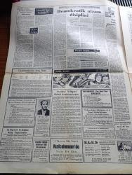 Ulus Gazetesi - 4 Temmuz 1964 - Değerli Misafirimiz Yazan Cihad Baban Köşe Yazısı - Pakistan ve İran Türkiye'nin Yanında - Pakistan Devlet Başkanı Eyüp Han Dün Geldi - Pakistan Dışişleri Bakanı Zülfikar Ali Butto - İran Dışişleri Bakanı Abbas Aram - Vietnam'a Gönderilen Uçaklar - Yunanistan Bir Konferans İçin Şart İleri Sürüyor - James Bond Yazan İan Fleming Çizen John Mclusky - Türk İngiliz Görüşmeleri Yazan Ahmet Şükrü Esmer Köşe Yazısı - Keloğlan Zümrüdüanka Çizen Şazi - Amerika Başkanı Johnson Dün Medeni Haklar Kanununun İmzaladı - Mayolar Daha Da Açıldı - Baykara Çizgi Roman - Doktor Fu Mançu Çizgi Roman - Hoppala Şevki - İkinci Dünya Savaşı'nda Alman Denizaltıları Yazan Saim Besbelli Yazı Dizisi - Hangi Okula Hangi Fakülteye - Çocuk Köşesi - Altay Kulübü Hakkında Tahkikat Açılıyor - Trabzon İdmanocağı Takımı Fotoğraf - 7. Uluslararası Ankara Tenis Turnuvası - Ulvi Yenal Kuraların Çekiminde Galatasaray Ve Fenerbahçe'yi Temsil Edecek