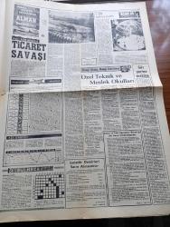 Ulus Gazetesi - 4 Temmuz 1964 - Değerli Misafirimiz Yazan Cihad Baban Köşe Yazısı - Pakistan ve İran Türkiye'nin Yanında - Pakistan Devlet Başkanı Eyüp Han Dün Geldi - Pakistan Dışişleri Bakanı Zülfikar Ali Butto - İran Dışişleri Bakanı Abbas Aram - Vietnam'a Gönderilen Uçaklar - Yunanistan Bir Konferans İçin Şart İleri Sürüyor - James Bond Yazan İan Fleming Çizen John Mclusky - Türk İngiliz Görüşmeleri Yazan Ahmet Şükrü Esmer Köşe Yazısı - Keloğlan Zümrüdüanka Çizen Şazi - Amerika Başkanı Johnson Dün Medeni Haklar Kanununun İmzaladı - Mayolar Daha Da Açıldı - Baykara Çizgi Roman - Doktor Fu Mançu Çizgi Roman - Hoppala Şevki - İkinci Dünya Savaşı'nda Alman Denizaltıları Yazan Saim Besbelli Yazı Dizisi - Hangi Okula Hangi Fakülteye - Çocuk Köşesi - Altay Kulübü Hakkında Tahkikat Açılıyor - Trabzon İdmanocağı Takımı Fotoğraf - 7. Uluslararası Ankara Tenis Turnuvası - Ulvi Yenal Kuraların Çekiminde Galatasaray Ve Fenerbahçe'yi Temsil Edecek