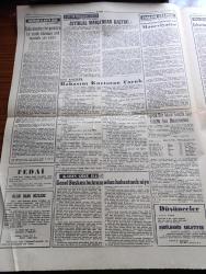 Hüryol Gazetesi - 12 Ekim 1964 - Dikkat Hazır Ol Köşe Yazısı Hüryol Köşe Yazısı - Eski Başvekil Merhum Adnan Menderes Fotoğraf - Celal Bayar Adnan Menderes Ve Mithat Dülge Hakkında Açılan Dava - Kabahat Bizim Yazanlar Muammer Dirik Köşe Yazısı - Bir Nurcu İmran Öktem'i Komünistlikle İtham Ederek Çumralı'yı Allah'a Şikayet Etti - Laikliğin Katilleri Yazan Sinan Omur Köşe Yazısı - İstiklal Marşı'ndan Kaçtık - Dini Bağışlar Babasını Kurtaran Çocuk - Komünizm Karşısında En Büyük Silah Maneviyattır Yazan Mehmet Akşit Köşe Yazısı - Kabus Olmaktan İleri Geçemiyen Bir Azınlık İktidarının Artık Başımızda Yeri Yoktur -  Kadın Gözü İle Yazan Nazife Tezel - Gazetemiz Sahibi Muammer Dirik'in Prangalı Hürriyet Davası Dolayısıyla Yüksek Temyiz Mahkemesine Gönderdiği Layiha - Haftanın Fantezileri Yazan İçimizden Biri - Türkiye Komünistleri Ve Faaliyetleri Hazırlayan Halil Dikici - Diyanet Teşkilatı Kanunu Nerede Yazan Haluk Durmaz - Satılmış Gafiller Kahrolsun İşte Komünizm Bir Bulgar Casusu açıkladı