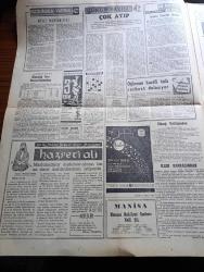 Adalet Gazetesi - 25 Eylül 1964 - Mareşal Fevzi Çakmak'ın Cenaze Töreni Adalet Köşe Yazısı - İçinde Bulunduğumuz Ahval Ve Şerait İcabı Ordu'da İzinler Dün Kaldırıldı - İstanbul'da Fırtına Hayatı Felce Uğrattı - Yeni Yüz Liralar 1 Ekim'de Çıkıyor - Demiryolcuların Grevi 18 Ekim'de - Affedilen 5 Siyasi Mahkumun Bugün Tahliyesi Muhtemel - On İki İmamın Birincisi İmamı Muazzama Hazreti Ali Yazan Mehmed Fadıl Yazı Dizisi - İşte İnönü Yazı Dizisi - Cafer Tayyar Paşa Kimdir - Kıran Kırana Yazan Kispetlioğlu Yazı - Suç Annemde Yazan Alberto Moravia Yazı Dizisi - Necip Fazıl Kısakürek'in Büyük Doğu Yayını 30 Eylül Günü Çıkıyor - Ankara İstanbul Radyosu - A Milli Takımımız İle Pazar Günü Oynayacak Polonya Bugün Geliyor - Inter Takımı Rövanşı dün Farklı Aldı - Gündüz Kılıç Galatasaray İle Anlaştı - Zabıtlara Göre 20 21 Mayıs Olaylarının İçyüzü Mamak Mahkemesi Duruşmaları Yazı Dizisi - Yugoslavya Avrupa Karmasına yenildi - DWS Amsterdam 3 Ekim'de İstanbul'da