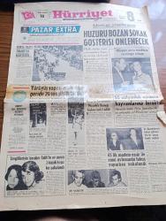 Hürriyet Gazetesi - 10 Temmuz 1965 - Hükümet Aşırı Cereyanları Görüştü - Yürüyüş Yapan Arabacılar Geride 20 Ton Pislik Bıraktı - Bursa'da Komünizmle Mücadele Derneği Başkanı Mithat Teoman Tevkif Edildi - Irz Düşmanlarının Hadım Edilmesi İçin Bir Kanun Teklifi Verdiler - Orduda Din Subayı Sınıfı İhdas Edilecek - Güneşsiz Bahar Aşk Ve Macera Romanı Çizen Faruk Geç - Bizimkiler Yazan Kemal Bisalman Çizen Sezgin Burak - Karaköy'de Yeraltı Dükkanlarına Talip Yok - İstanbul Ankara Radyosu Programı - Rüçhan Adlı Sevgilisi Türkan Şoray'ın Yeni Kontratına Yine Acayip Maddeler Koydurdu Öpüşmek Ve Soyunmak Yasak - Muzaffer Tema Evleniyor - Hülya Koçyiğit Moskova Film Festivaline Gitmekten Vazgeçti - Altın Mikrofon Birincisi Yıldırım Gürses Barselona Festivaline Gidiyor- Fatma Girik Süleyman Turan Fotoğraf - Gökler Hakimi Gordon Çizgi Roman - Güngörmüşler Çizgi Roman - Fatoş Çizgi Roman - Dedektif Nik'in Maceraları Çizgi Roman - Türkan Şoray Çok Yoruldum Tatil Yapmak Şart Dedi - Nurlan San