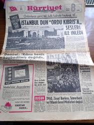 Hürriyet Gazetesi - 21 Aralık 1965 - Gençlik Kıbrıs İçin Miting Yaptı - Onbinlerce Genç Tek Kalp Halinde Haykırdı Ve İstanbul Dün Ordu Kıbrıs'a Sesleri İle İnledi - Gençler Hürriyet Meydanında Fotoğraf -  Süleyman Demirel Kıbrıs Kaybedilmiş Değildir Dedi - Kanlı Kıbrıs Hadiselerinin 2. Yıldönümü - Dışişleri Bakanı İhsan Sabri Çağlayangil Karar Bize Bir Şey Kaybettirmedi - Şinasi Osma Bir Harbi Göze Aldığımızı İlan Edelim Dedi - TPAO Ziraat Bankası Sümerbank Ve Etibank Genel Müdürleri Değişti - Aşk Ve Macera Romanı Çizen Faruk Geç - Bizimkiler Yazan Kemal Bisalman Çizen Sezgin Burak - Kader Çizgisi His Romanı Yazan Lewis Cox Yazı Dizisi - Resmi Sinemaskop Budha - Avrupa'yı Yerinden Oynatan Sesler Röportaj Sezen Cumhur Önal Yazı Dizisi - Stadlarda Asayiş Yine Bozuldu - İstanbul Emniyet Müdürü Hayrettin Nakipoğlu Gerekirse Cop Kullanırız - Hakem Ogün Altıparmak'ı Yine De Sahadan Attı - Hafız Erol Fenerbahçeli Oyuncuları Maçtan Önce Okudu Ama - Can Bartu Sakat - Güngörmüşler Çizgi Roman