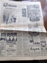 Hürriyet Gazetesi - 21 Aralık 1965 - Gençlik Kıbrıs İçin Miting Yaptı - Onbinlerce Genç Tek Kalp Halinde Haykırdı Ve İstanbul Dün Ordu Kıbrıs'a Sesleri İle İnledi - Gençler Hürriyet Meydanında Fotoğraf -  Süleyman Demirel Kıbrıs Kaybedilmiş Değildir Dedi - Kanlı Kıbrıs Hadiselerinin 2. Yıldönümü - Dışişleri Bakanı İhsan Sabri Çağlayangil Karar Bize Bir Şey Kaybettirmedi - Şinasi Osma Bir Harbi Göze Aldığımızı İlan Edelim Dedi - TPAO Ziraat Bankası Sümerbank Ve Etibank Genel Müdürleri Değişti - Aşk Ve Macera Romanı Çizen Faruk Geç - Bizimkiler Yazan Kemal Bisalman Çizen Sezgin Burak - Kader Çizgisi His Romanı Yazan Lewis Cox Yazı Dizisi - Resmi Sinemaskop Budha - Avrupa'yı Yerinden Oynatan Sesler Röportaj Sezen Cumhur Önal Yazı Dizisi - Stadlarda Asayiş Yine Bozuldu - İstanbul Emniyet Müdürü Hayrettin Nakipoğlu Gerekirse Cop Kullanırız - Hakem Ogün Altıparmak'ı Yine De Sahadan Attı - Hafız Erol Fenerbahçeli Oyuncuları Maçtan Önce Okudu Ama - Can Bartu Sakat - Güngörmüşler Çizgi Roman