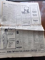 Hürriyet Gazetesi - 21 Aralık 1965 - Gençlik Kıbrıs İçin Miting Yaptı - Onbinlerce Genç Tek Kalp Halinde Haykırdı Ve İstanbul Dün Ordu Kıbrıs'a Sesleri İle İnledi - Gençler Hürriyet Meydanında Fotoğraf -  Süleyman Demirel Kıbrıs Kaybedilmiş Değildir Dedi - Kanlı Kıbrıs Hadiselerinin 2. Yıldönümü - Dışişleri Bakanı İhsan Sabri Çağlayangil Karar Bize Bir Şey Kaybettirmedi - Şinasi Osma Bir Harbi Göze Aldığımızı İlan Edelim Dedi - TPAO Ziraat Bankası Sümerbank Ve Etibank Genel Müdürleri Değişti - Aşk Ve Macera Romanı Çizen Faruk Geç - Bizimkiler Yazan Kemal Bisalman Çizen Sezgin Burak - Kader Çizgisi His Romanı Yazan Lewis Cox Yazı Dizisi - Resmi Sinemaskop Budha - Avrupa'yı Yerinden Oynatan Sesler Röportaj Sezen Cumhur Önal Yazı Dizisi - Stadlarda Asayiş Yine Bozuldu - İstanbul Emniyet Müdürü Hayrettin Nakipoğlu Gerekirse Cop Kullanırız - Hakem Ogün Altıparmak'ı Yine De Sahadan Attı - Hafız Erol Fenerbahçeli Oyuncuları Maçtan Önce Okudu Ama - Can Bartu Sakat - Güngörmüşler Çizgi Roman