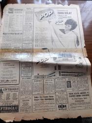 Hürriyet Gazetesi - 4 Şubat 1966 - Hacı Ömer Sabancı Defnedildi - Kayserili Pamuk Hamalı Hacı Ömer Geride 150 Milyon Lira Bırakıp Gitti - Cemal Gürsel Washington'da Ambulansla Hastaneye Nakledildi- Vehbi Koç Şirketlerine Halkı Ortak Edeceğini Söyledi - Kısmet Sadun Ve Oda Boro Atlantik'te 30 Gün - Luna 9 Ay'a Yumuşak İndi - Şevki Atasagun Çankaya'da Çalışmaya Başladı - 1966 San Remo Müzik Festivali - Kader Çizgileri Aşk Ve Macera Romanı Çizen Faruk Geç - Bizimkiler Yazan Kemal Bisalman Çizen Sezgin Burak - Antrenör Molnar Vefa'dan Ayrıldı -  Fenerbahçe'de 3  Başkan Adayı Var - Şampiyon Kulüpler Kupasında Manchester United Benfica'yı 3 2 Yendi - Kaleci Gilmar Bir Hakemi Dövdü - Pop Çamaşır Tozu - Hacı Ömer Sabancı Altı Oğlundan Beşine Yüksek Tahsil Yaptırmıştı - Güngörmüşler Çizgi Roman - Gökler Hakimi Gordon Çizgi Roman - Fatoş Çizgi Roman - Dedektif Nik'in Maceraları Çizgi Roman