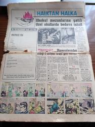 Hürriyet Gazetesi - 21 Aralık 1965 - Gençlik Kıbrıs İçin Miting Yaptı - Onbinlerce Genç Tek Kalp Halinde Haykırdı Ve İstanbul Dün Ordu Kıbrıs'a Sesleri İle İnledi - Gençler Hürriyet Meydanında Fotoğraf -  Süleyman Demirel Kıbrıs Kaybedilmiş Değildir Dedi - Kanlı Kıbrıs Hadiselerinin 2. Yıldönümü - Dışişleri Bakanı İhsan Sabri Çağlayangil Karar Bize Bir Şey Kaybettirmedi - Şinasi Osma Bir Harbi Göze Aldığımızı İlan Edelim Dedi - TPAO Ziraat Bankası Sümerbank Ve Etibank Genel Müdürleri Değişti - Büyükada'da Şifalı Bir Su Kuyusu Meydana Çıkarıldı - Gökler Hakimi Gordon Çizgi Roman  - Kader Çizgisi His Romanı Yazan Lewis Cox Yazı Dizisi - Resmi Sinemaskop Budha - Avrupa'yı Yerinden Oynatan Sesler Röportaj Sezen Cumhur Önal Yazı Dizisi - Stadlarda Asayiş Yine Bozuldu - İstanbul Emniyet Müdürü Hayrettin Nakipoğlu Gerekirse Cop Kullanırız - Hakem Ogün Altıparmak'ı Yine De Sahadan Attı - Hafız Erol Fenerbahçeli Oyuncuları Maçtan Önce Okudu Ama - Can Bartu Sakat - Fatoş Çizgi Roman