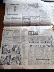 Hürriyet Gazetesi - 18 Aralık 1965 - Birleşmiş Milletler'e Kıbrıs'ı Kaybettik - Birleşmiş Milletler Siyasi Komisyonunda Kimler Aleyhimize Oy Verdi - Pakistan'da 25 Bin Kişi Kasırgadan Öldü - Dışişleri Başkan Vekili Faruk Sükan Kıbrıs Konusunda Taviz Verilmeyecek Dedi - Aşk Rüyası Aşk Ve Macera Romanı Çizen Faruk Geç -Kuzey Vietnam Barış Görüşmesine Hazır - Süleyman Demirel'in Karar Günü Konya'ya Gitmesini Siyasi Çevreler İyi Karşılamadı - Kıbrıs'a Tam Bağımsızlık Türklere Sadece Azınlık Hakkı - Genç Güzel Gönül Yazar - Bizimkiler Yazan Kemal Bisalman Çizen Sezgin Burak - Altın Mikrofon - Bu Da Yunanların Lolitası Anna Yalanı - Rejisör Lütfi Akad Sırat Köprüsü Filmi - Müzik Dünyamız - Marc Aryan'a Hazırlık - Güngörmüşler Çizgi Roman - Gökler Hakimi Gordon Çizgi Roman - Fatoş Çizgi Roman - Dedektif Nik'in Maceraları Çizgi Roman - Hoover En Makbul Yılbaşı Hediyesi - İstanbul'da Bugün Bu Gece Sinema Tiyatro Programı - Fenerbahçe Problemi - Taraftar Neden Sustu - Burç Falınız