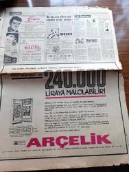 Hürriyet Gazetesi - 24 Aralık 1965 - Kısmet Yelkenlisini Seyir Halinde Gören Denizcilerin Anlatıyor - Kim Ne Derse Desin Sadun Boro Yaman Adam - Bugün Mübarek Ramazan - Fiyatlar Yükseliyor - CHP Ortanın Soluna Azimle Devam Edecek - Rumlardan Enosis İçin Para Toplayan Üç Yunanlı Kadın Kaçakçılıktan Yakalandı - Cumhurbaşkanı Cemal Gürsel 5 Genel Müdürün Değişmesini Tasdik Etti - Gangster Necdet Elmas Açık Cezaevi İmralı'ya Nakledildi - Aşk Rüyası Aşk Ve Macera Romanı Çizen Faruk Geç - Bizimkiler Yazan Kemal Bisalman Çizen Sezgin Burak - Avrupa'yı Yerinden Oynatan Sesler Röportaj Sezen Cumhur Önal - Fenerbahçe Çamur Sahada Çalıştı - Galatasaraylı Futbolcuların Hanımları Da Her Hafta Toplanmaya Başladılar - Hakemler Birliği Genel Başkanı Muslihittin Güner - Yıldıray Çınar Plak - Adnan Şenses Ve İsmail Dümbüllü Lunapark Gazinosunda - Taksim Belediye Gazinosunda Ramazan Eğlenceleri - Güngörmüşler Çizgi Roman - Gökler Hakimi Gordon Çizgi Roman - Fatoş Çizgi Roman - Dedektif Nik'in Maceraları