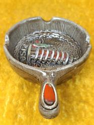 VINTAGE EL YAPIMI MİNELİ PİSA KULESİ KABARTMA TASVİRLİ İMZALI SERAMİK KÜL TABLASI