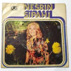 Fakir Bir Şairim -  İzmirlim / Nesrin Sipahi - 45'lik PLAK