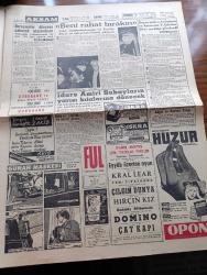 Akşam Gazetesi - 16 Ekim 1960 - Celal Bayar Ve Nedim Ökmen'in 5 Yıl Hapsi İstendi - Köpek Davası Duruşmasında Savcı Celal Bayar'ı Dün İstiklal Harbinden Kaçtığını İma Etti - İsmet İnönü Konuşmuyor - Fatin Rüştü Zorlu'nun Annesi Zorlu Davranıyor - Adnan Menderes Avukatı Burhan Apaydın'a Yıldırım Telgrafı Çekti - Celal Bayar'ın Çeşmesi Akmıyor - Celal Bayar'dan İki Avukat Yüzer Bin Lira İstedi - Yüksek Adalet Divanı Başkanı Salim Başol - Yüksek Adalet Divanı Başsavcısı Altay Ömer Egesel - Ratip Tahir Burak'ın Fırçasından Köpek Davası - 6 7 Eylül Kararnameleri Sanıklara Dün Dağıtıldı - Kızkulesi Kahramanı Çizen Suat Yalaz - Yassıada Lokantasında İlk Gün 729 Kişi Yemek Yedi - Günah Maskesi Çizgi Roman Resimleyen Remzi - Kazova Mağazaları - Geyşa'nın Hatıra Defteri Yazan Kimiko Omura Yazı Dizisi  - Bize Barbaroslu Derler Çizen Ratip Tahir Burak -  Can Bartu Dün Alsancak Stadının Kahramanıydı - Beşiktaş Adana Demirspor'u Yendi - Yabancı Gözüyle Yassıada Mahkemeleri