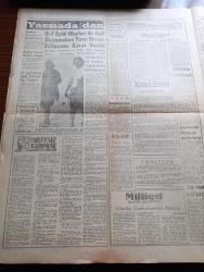 Son Dakika Gazetesi - 20 Ekim 1960 - Zeki Müren-Yassıada Duruşmalarında 4. Gün - Duruşmaların Bu Sabahki Tafsilatı - Köpek Davası Karara Kaldı - Bülent Üçer Suç Varsa Celal Bayar'a Aittir -  Arif Hikmet Yamanoğlu Hayatımın En Mühim Müdafaasını Yapıyorum Dedi - 6 7 Eylül Olaylarına Ait Duruşmalara Yarından İtibaren Devam Edilecek - 6  7 Eylül Duruşmalarında Celal Bayar Adnan Menderes Fatin Rüştü Zorlu Fuat Köprülü Fotoğraf - Fahrettin Kerim Gökay'ın Konuşması - Fatin Rüştü Zorlu'nun Konuşması - Mucizeler Yaratan Adam Yazan Hikmet Saim Yazı Dizisi - Hayatımdaki Erkekler Marilyn Monroe Anlatıyor Yazı Dizisi - Dünyayı Titreten Türk Yavuz Sultan Selim Yazan Murat Sertoğlu Yazı Dizisi - Adnan Menderes Avukatıyla Cumartesi Görüşecek - Erkeksiz Kadınlar Yazı Dizisi - Fenerbahçe Bu Akşam Geliyor - A ve B Milli Takımlar Lağvedildi Kadrolar Yeni Baştan Seçilecek - Milli Güreşçimiz Mustafa Kurt Tevkif Edildi - Ankaragücünü Bu Sabah Sabri Kiraz Çalıştırdı