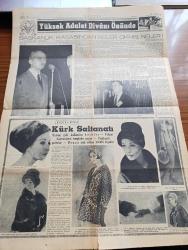 Yeni İstanbul Gazetesi - 26 Ekim 1960 - Dünkü Tanıklar Düşükleri İtham Etti - Maliye Bakanı Ekrem Alican Rum Patriği Athenagoras Ve Milli Emniyet Mensupları da Dünkü Celsede Dinlendiler Fotoğraf -  Yassıada Davalarının Sıraları Belli Oldu - 31 Ekim Pazartesi Günü Başlayacak Bebek Davasında Opera Sanatkarı Ayhan Aydan Şahit Olarak Dinlenecek - Duruşmada Adnan Menderes Ve Ethem Menderes Fotoğraf - Başbakanlık Kasasından Neler Çıkmış Neler - Anayasa Tasarısı Semineri Başladı - James Bond Çizen İan Fleming - Cici Teyze Çizen Saunders Ve Ernst - Macera Kapıları Yazan Jean Hougron Yazı Dizisi - Kennedy Nixon'a Münazara Konusunda Meydan Okuyor - Ziya Gökalp Dün Bütün Yurtta Anıldı - Fidel Castro Aleyhtarlarının Faaliyeti - A Milli Takım Namzetleri Beyoğluspor'u 4 0 Yendiler - Estetik Ameliyat Tıp Dünyasında Mucize - Ingrid Bergman Saadetini Anlatıyor - Edinburg Film Festivali - Yüksek Adalet Divanı Önünde - Turan Güneş İfade Verdi Fotoğraf - Kadın Moda - Kürk Saltanatı