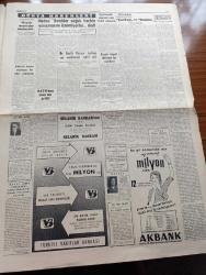 Cumhuriyet Gazetesi - 10 Ekim 1960 - Yassıada'dan İlk Resimler - Soruşturma Henüz Bitmedi Kurulda 2 Bin İş Daha Var - Düşük Cumhurbaşkanı Celal Bayar Yassıada'da Soruşturma Kurulu Karşısında İfade Verirken Fotoğraf - Sabık Maliye Bakanının Vinileks Şirketi İle Ortaklığı Muazzam Meblağa Dayanıyor - Petrol İşçilerinin Açlık Grevleri Devam Ediyor - İstanbul Erkek Lisesi'nin 76. Yılı Dün Kutlandı - Yeni Basın Kanunu Tasarısı Komitede - Sovyet Elçiliği Tarafından Bastırılan Broşür Toplattırıldı - Köpek Davası Yazan Feridun Ergin Köşe Yazısı - Sabah Şarkısı Yazan Taylor Caldwell Yazı Dizisi - Küba'da Fidel Castro Aleyhtarı İki Lider Yakalandı - Resimli Roman Başkasının Günahı Çizen Yves Sayol - Patti Çizgi Roman -  Marlon Brando Kadınlara Neden Zulmediyormuş - Komiki Şehir Naşit Bey Biyografik Hikaye Yazan Burhan Arpad Yazı Dizisi - Türkiye Yüzme Ve Sutopu 1959 60 Şampiyonu Adana - Toto Tahmin - Beşiktaş 2 Ankaragücü 1 - Galatasaray Sutopu Kalecisi Özcan Tomruk Evlendi - Ethem Menderes