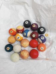 Bilardo topu  Katalin. Toplam 18 adet