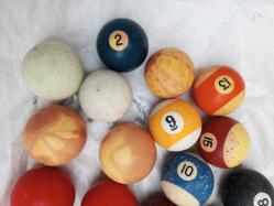 Bilardo topu  Katalin. Toplam 18 adet