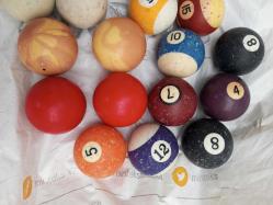 Bilardo topu  Katalin. Toplam 18 adet