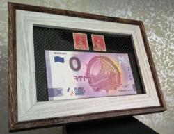 BOZKURT 0 EURO (1 Adet) BOZKURTLU PUL (2 Adet-1926 Yılı) AHŞAP ÇERÇEVE İÇERİSİNDE (ÇERÇEVE İÇ GENİŞLİĞİ 13 CM - 18 CM ) RESİMDEKİ ÜRÜN GÖNDERİLECEKTİR