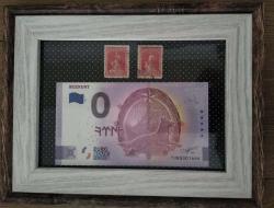 BOZKURT 0 EURO (1 Adet) BOZKURTLU PUL (2 Adet-1926 Yılı) AHŞAP ÇERÇEVE İÇERİSİNDE (ÇERÇEVE İÇ GENİŞLİĞİ 13 CM - 18 CM ) RESİMDEKİ ÜRÜN GÖNDERİLECEKTİR