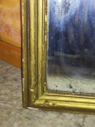 18571-ANTİKA ÇOK ESKİ AHŞAP ÇERÇEVELİ TAŞ AYNA