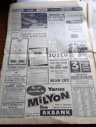 Vatan Gazetesi - 21 Ekim 1960 - Köpek Davasında Celal Bayar İle Nedim Ökmen Savunmalarını Yaptılar - Yüz Yıllık Türk Gazeteciliği Yazan Ahmet Emin Yalman Köşe Yazısı - Celal Bayar'ın Avukatı Milli Mücadeleden Bahsetmek İsteyince Başkan İle Aralarında Tartışma Oldu - Nedim Ökmen'in Avukatı Köpek Satışında Failin Celal Bayar Olduğunu Söyledi - Tavşancıl Civarında İki Askeri Keşif Uçağı Çarpıştı Bir Pilotumuz Şehit Oldu - Anayasanın Tam Metnini Açıklıyoruz - Profesör Sıddık Sami Onar'ın Takdim Yazısı -  Şeytan Aldı Götürdü Yazan Emil Galip Sandalcı Köşe Yazısı - İki Resim Arasında 7 Fark - İstanbul Ankara Olayları Esbabı Mucibeli Tam Metni Veriyoruz - Noyan Amca Dert Dinliyor - Bugün Dört Milli Lig Maçı Var - 1961 Güreş Faaliyet Programı Açıklandı - Doğu Kupası Boks Maçlarını Kayseri Takımı Kazandı - Asrın Davası Yassıada Duruşmaları - Tarihi Duruşmaların Yapıldığı Mahkeme Salonunun Tepeden Görünüşü Fotoğraf