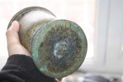 HAVAN.DİBEK BÜYÜK BOY AĞIRCA PİRİNÇ METAL ELİYLE BERABER  ÇOK ÇOK ÇOK ESKİ BİR ÜRÜN   (DELİKLİ RAF