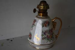 MÖTÖR TİCARET  AnTiKa SÜMER BANK PORSELEN GAZ LAMBASI BÖYLESI HİÇBİRYERDE YOK SİTEDE TEK (DELİKLİ RAF